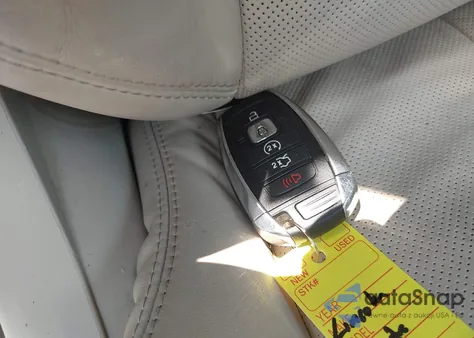 2017 Lincoln Continental Select from USA, damaged, VIN 1LN6L9SK7H5637837